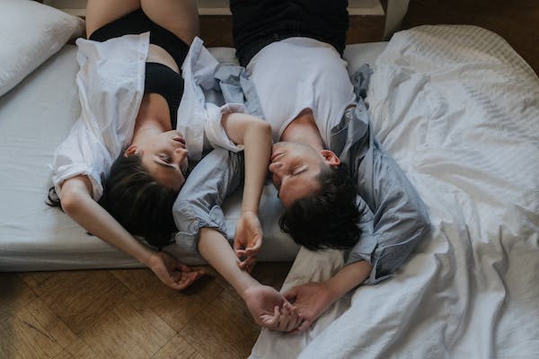 L'importance du matelas pour solutionner les problèmes de sommeil en couple